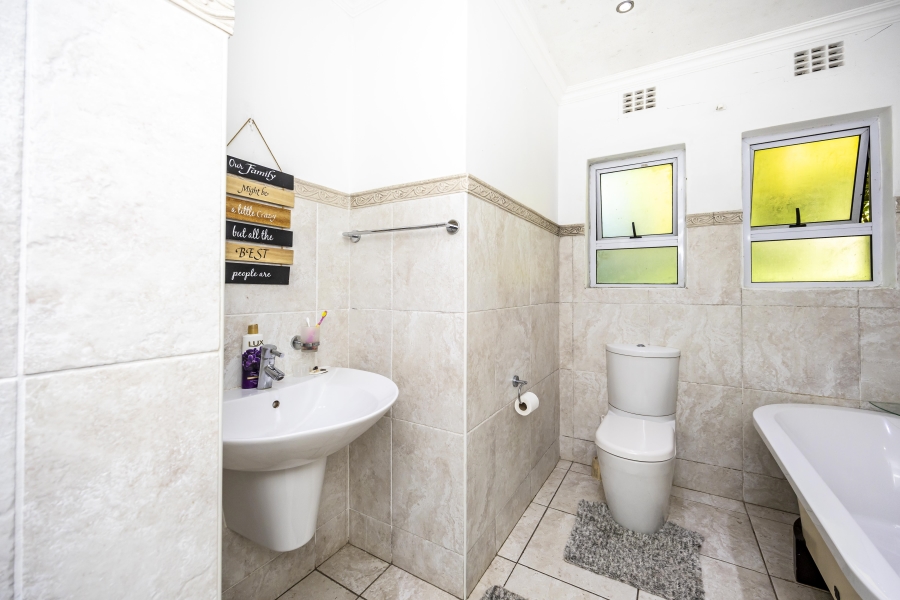 4 Bedroom Property for Sale in Beacon Bay Eastern Cape